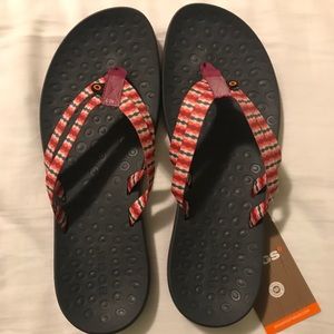 Bogs women’s flip flops NWT Size 10